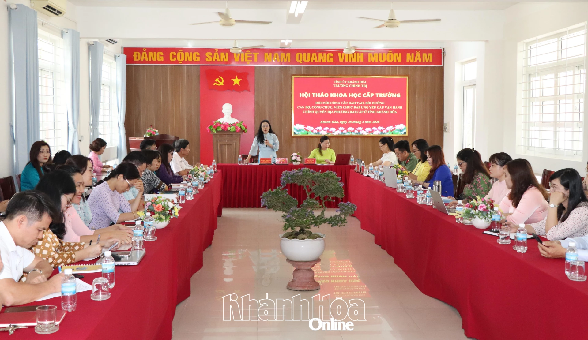 Quang cảnh hội thảo.