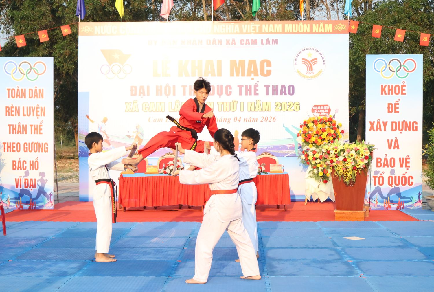 Tiết mục biểu diễn võ thuật Taekwondo tại đại hội.
