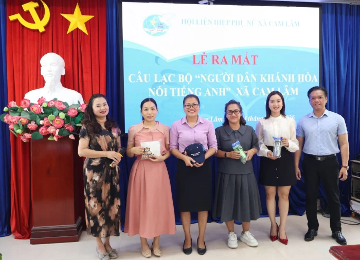 Xã Cam Lâm ra mắt Câu lạc bộ "Người dân Khánh Hòa nói tiếng Anh"