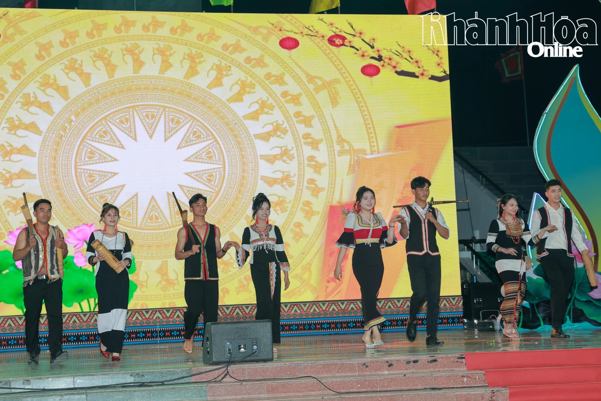 Màn trình diễn trang phục dân tộc của đồng bào Raglai.