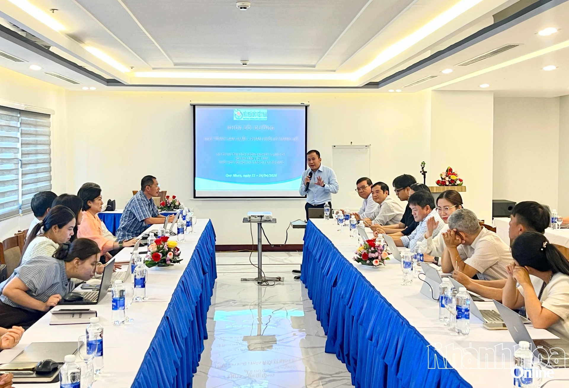 Quang cảnh lớp tập huấn.