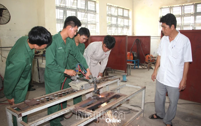 Triển khai các chính sách hỗ trợ tạo việc làm