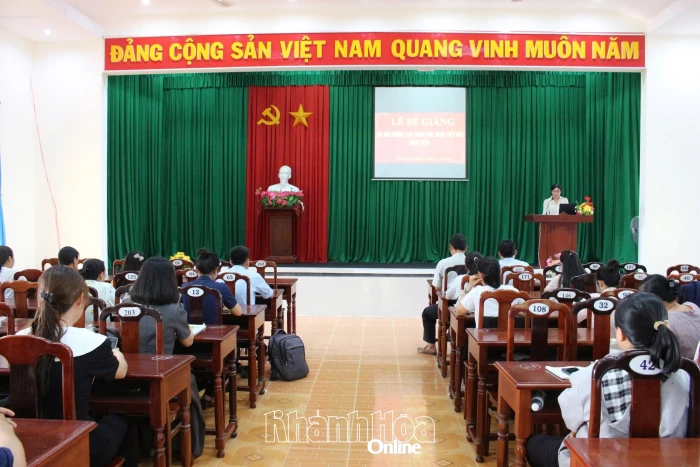 Trung tâm Chính trị Ninh Phước bế giảng lớp bồi dưỡng lý luận chính trị cho đảng viên mới