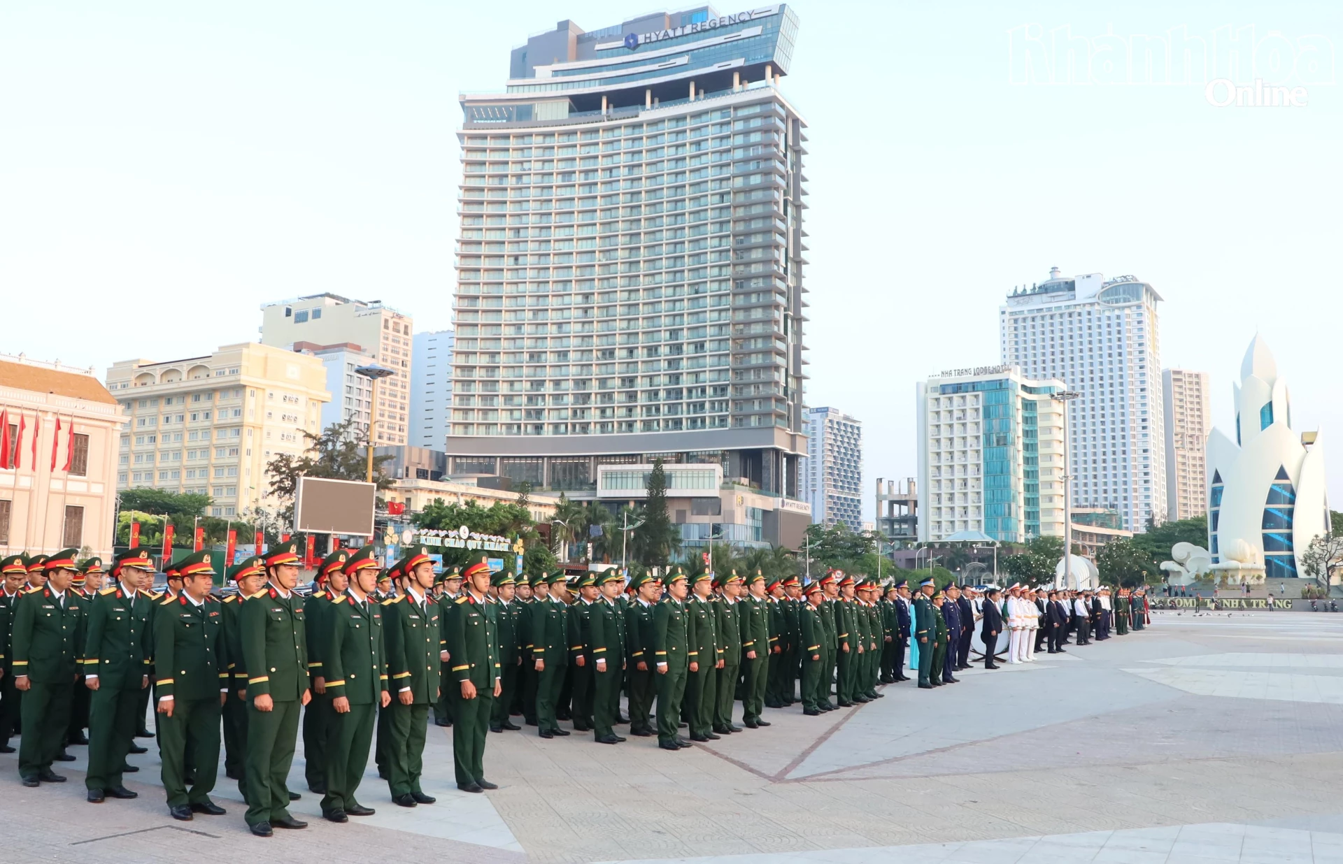 Toàn cảnh tại lễ thượng cờ.