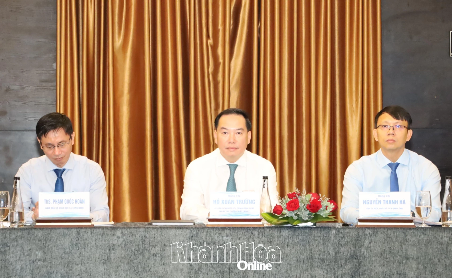 Đồng chí Hồ Xuân Trường và đồng chí Nguyễn Thanh Hà tham dự hội thảo.