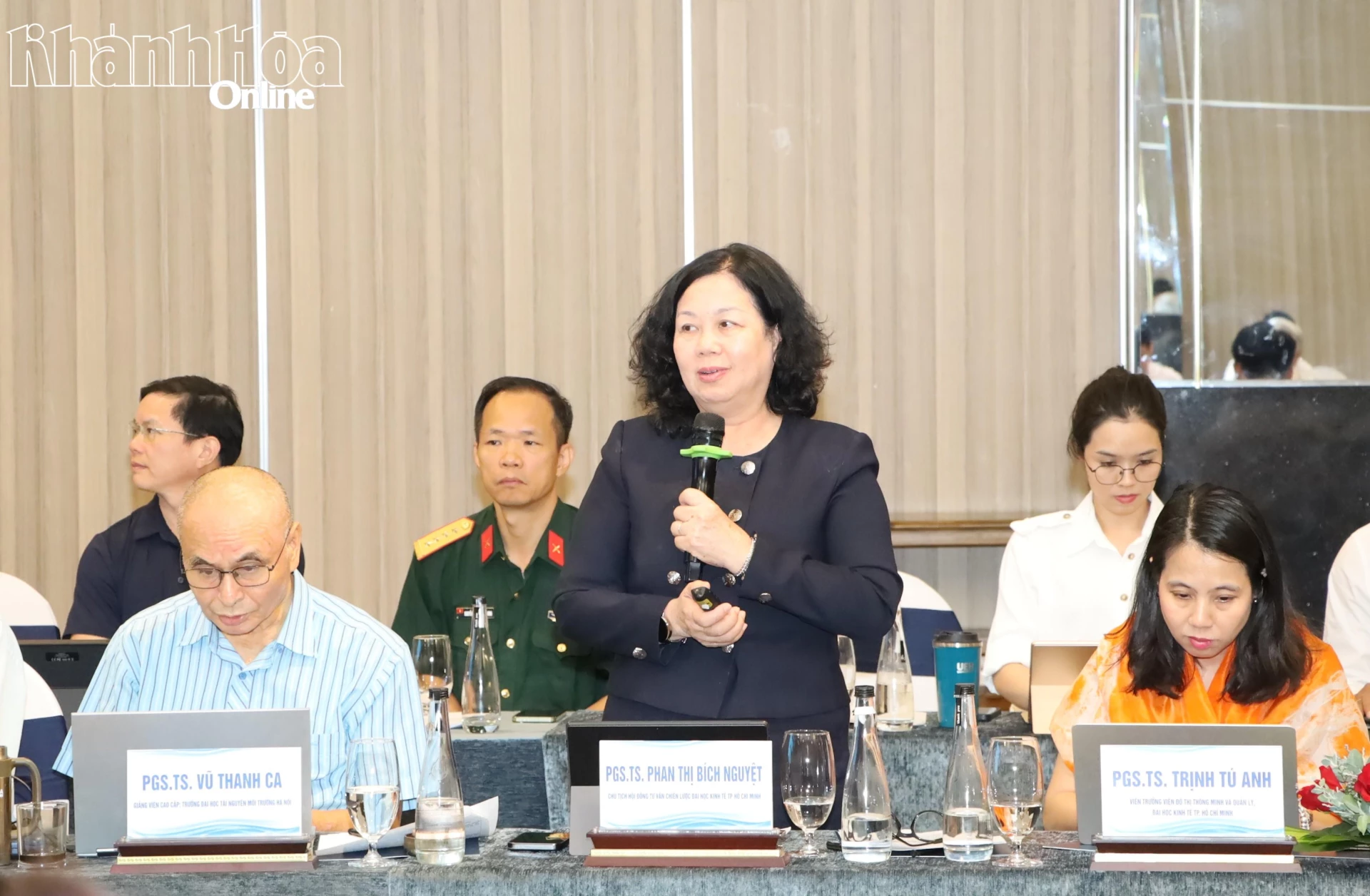 PGS.TS Phạm Thị Bích Nguyệt - Chủ tịch Hội đồng tư vấn chiến lược Đại học Kinh tế TP. Hồ Chí Minh tham gia đóng góp ý kiến tại hội thảo.