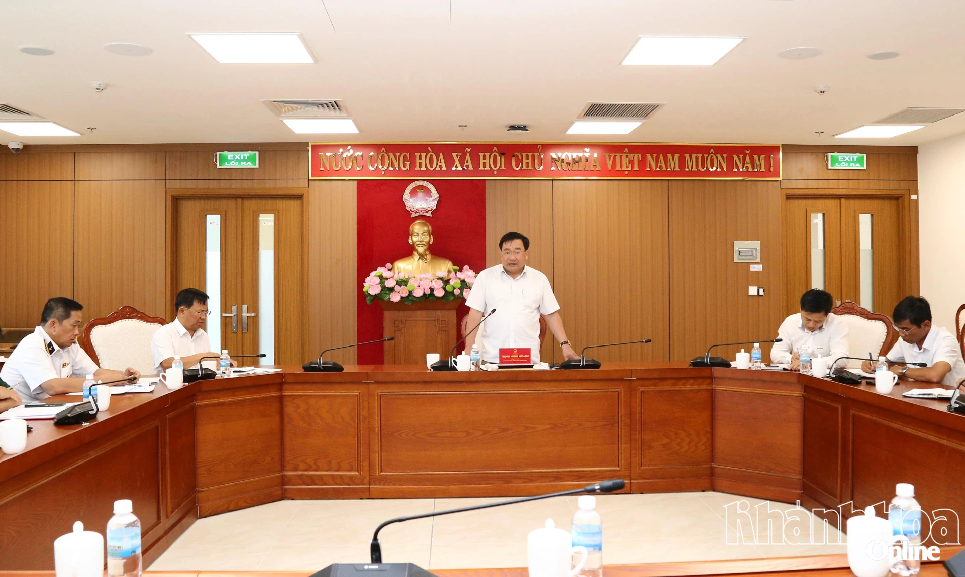 Quyết liệt xử lý các vấn đề còn tồn tại trong nuôi trồng thủy sản trên vịnh Cam Ranh