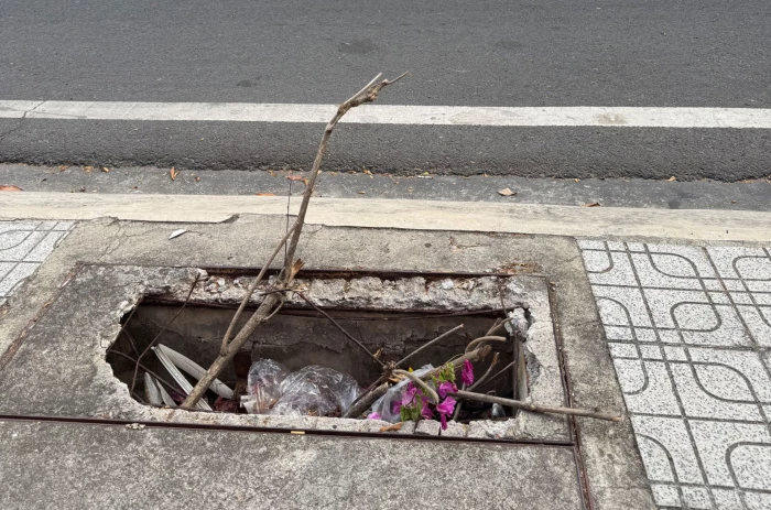 Hố ga không có nắp đậy