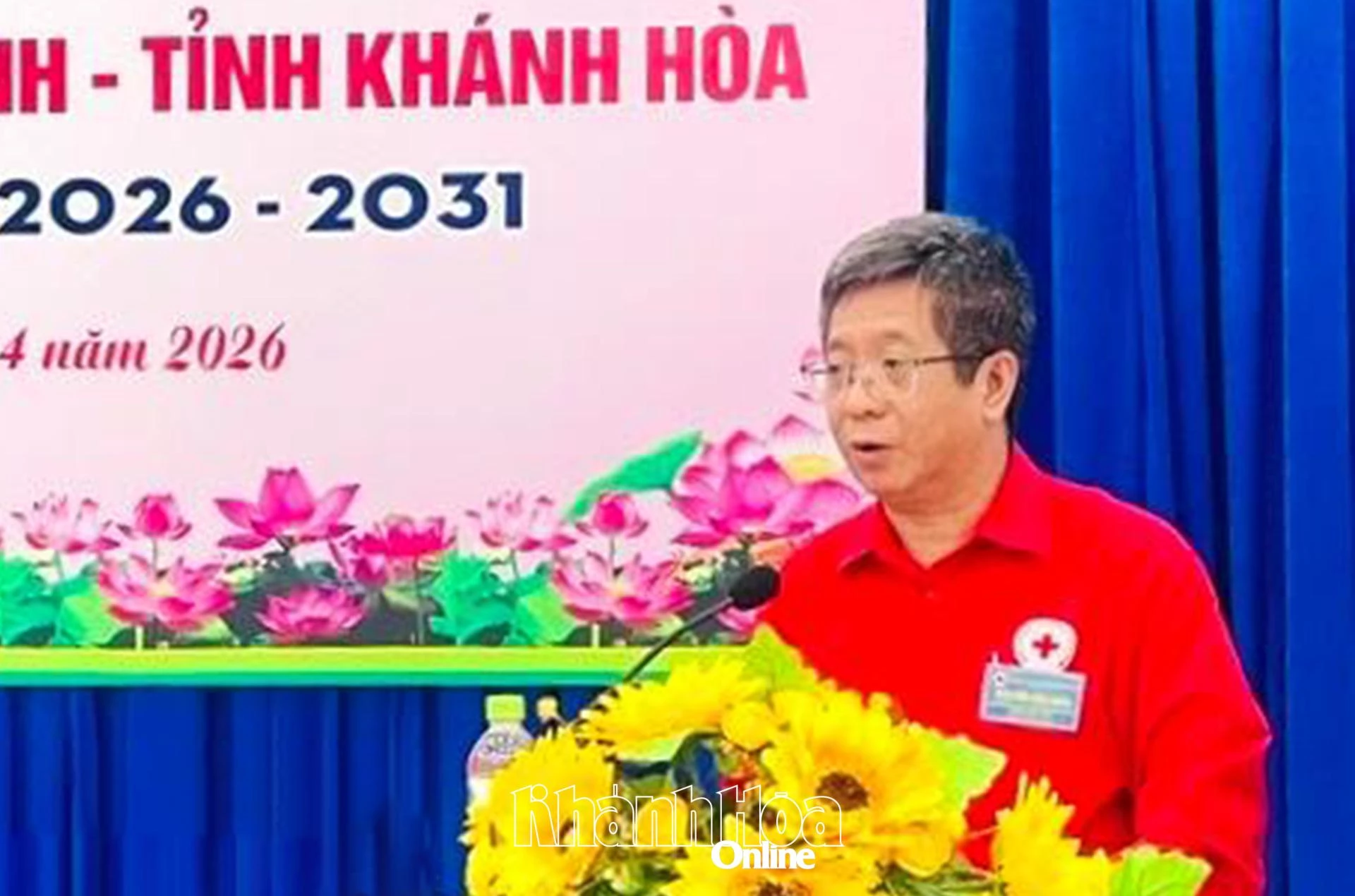 Lãnh đạo Hội Chữ thập đỏ tỉnh phát biểu tại đại hội.