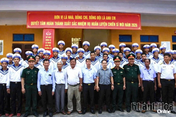 Lữ đoàn 957 tiếp đón lãnh đạo địa phương và thân nhân chiến sĩ mới