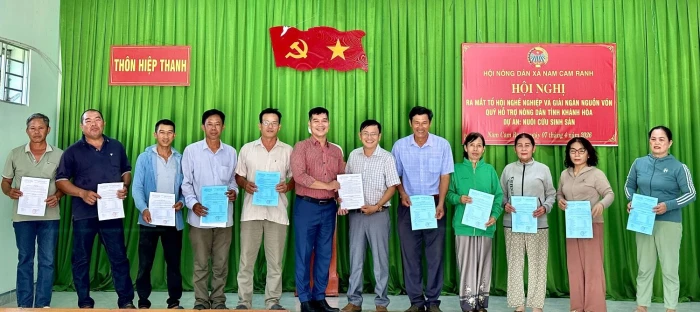 Xã Nam Cam Ranh ra mắt 3 tổ hội nghề nghiệp và giải ngân nguồn vốn Quỹ Hỗ trợ nông dân tỉnh 