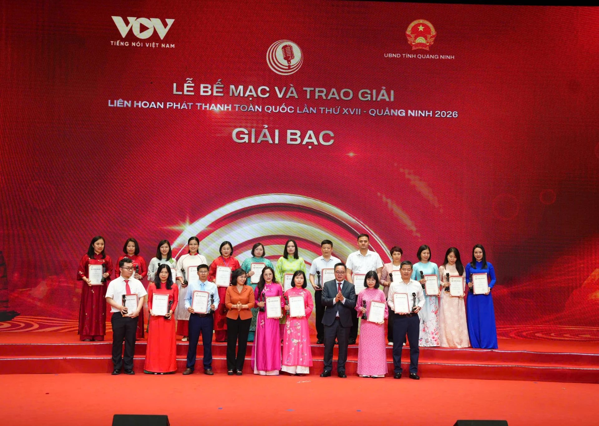 Ban Tổ chức trao giải Bạc cho tác giả, nhóm tác giả Lễ Bế mạc và trao giải Liên hoan Phát thanh toàn quốc lần thứ 17 - Quảng Ninh 2026.