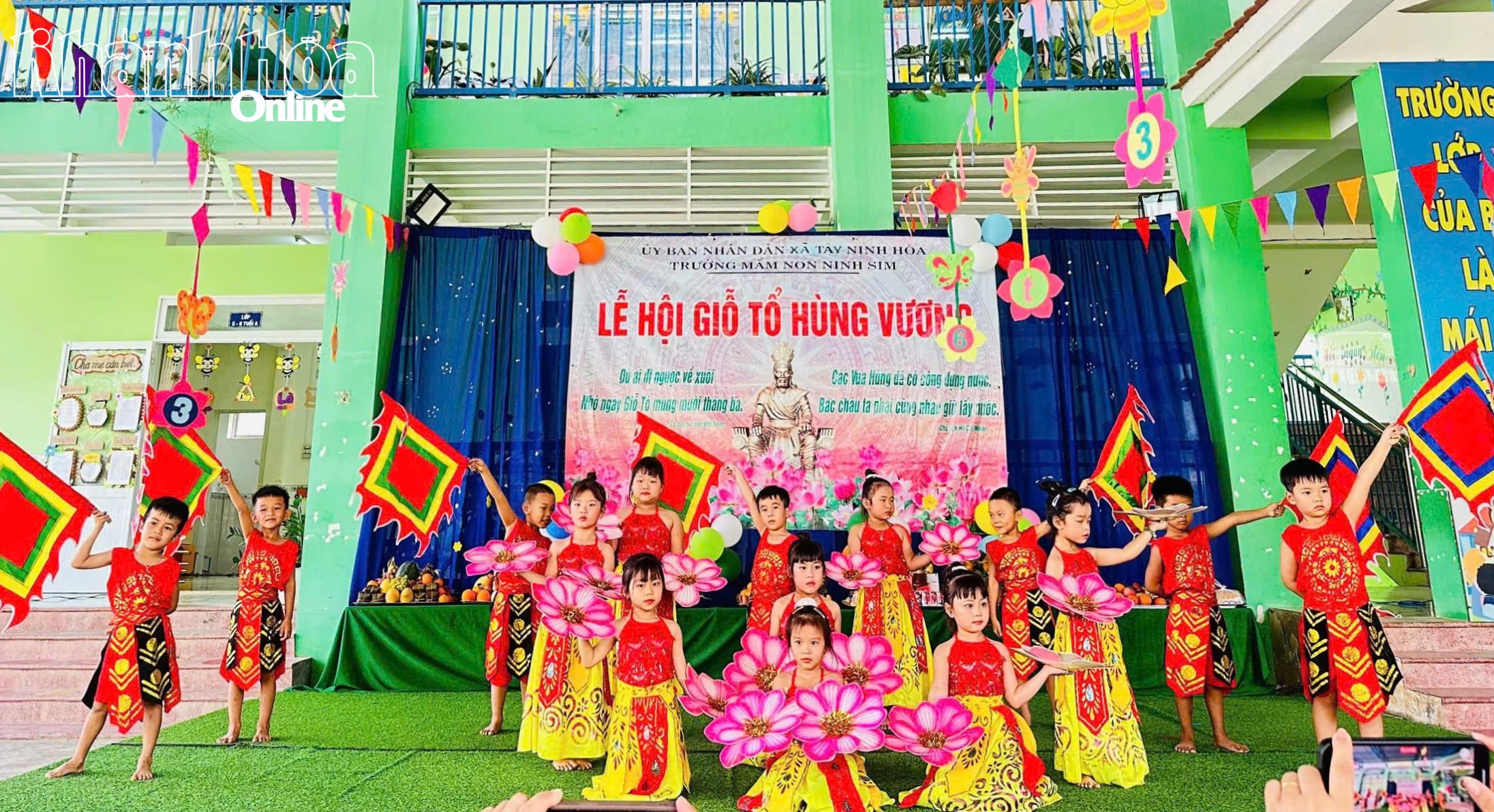 Một tiết mục văn nghệ của các em Trường Mầm non Ninh Sim