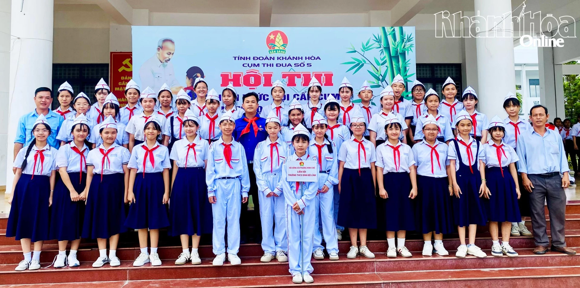 Đội thi của phường Ninh Chử.