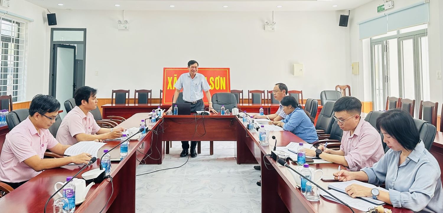 Quang cảnh cuộc họp.