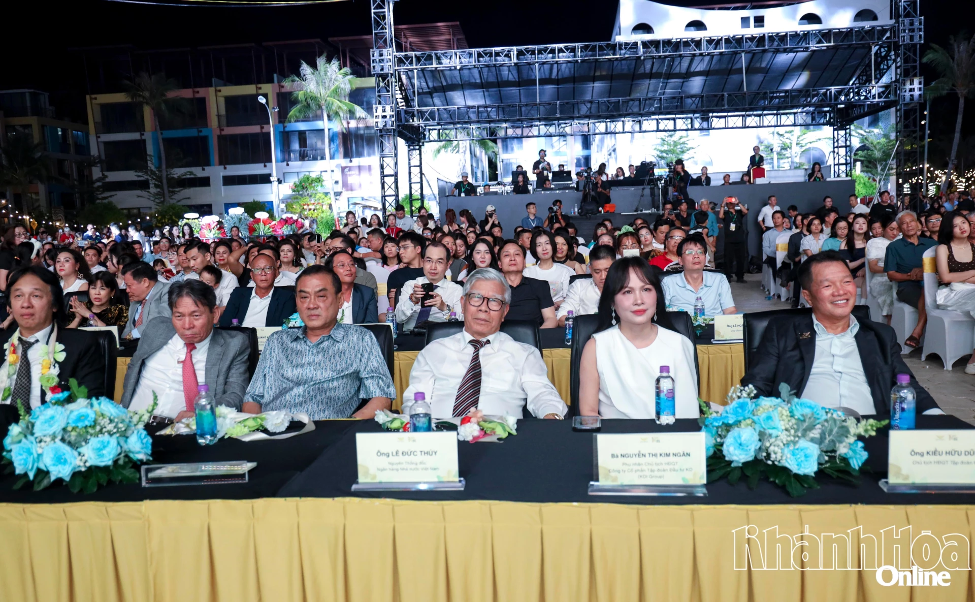 Lãnh đạo KDI Group và các đại biểu tham dự kỷ niệm 10 năm thành lập.