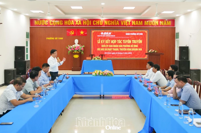 Báo và Phát thanh, Truyền hình Khánh Hòa ký kết phối hợp tuyên truyền với UBND phường Đô Vinh