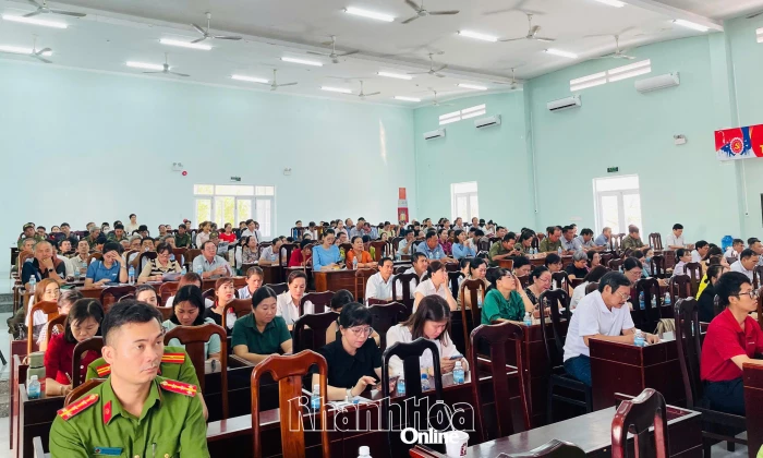 Gần 400 đại biểu được phổ biến pháp luật, kỹ năng về phòng cháy, chữa cháy