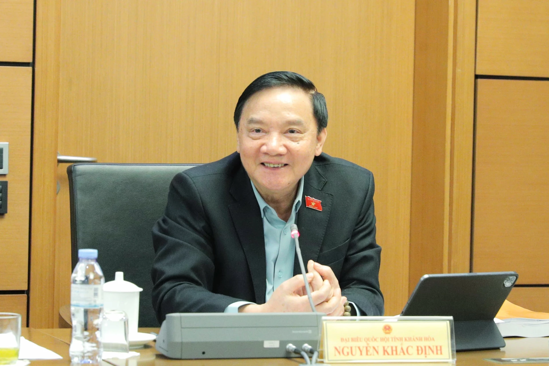 Phó Chủ tịch Quốc hội Nguyễn Khắc Định phát biểu tại phiên thảo luận Tổ 4