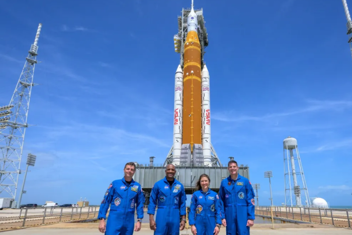 Điều gì đang chờ 4 phi hành gia sứ mạng Artemis II ở 'vùng tối' Mặt Trăng?