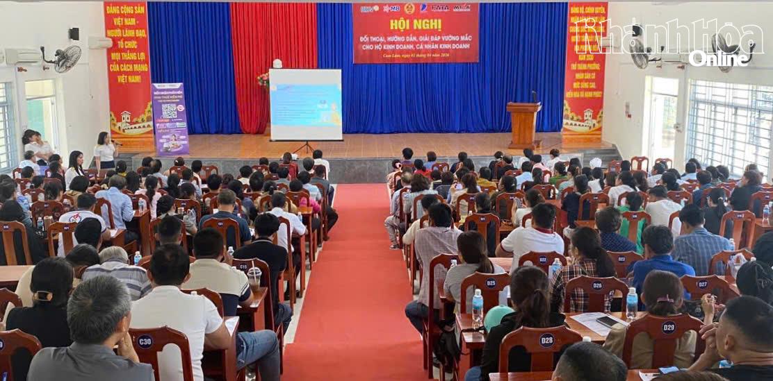 Quang cảnh hội nghị