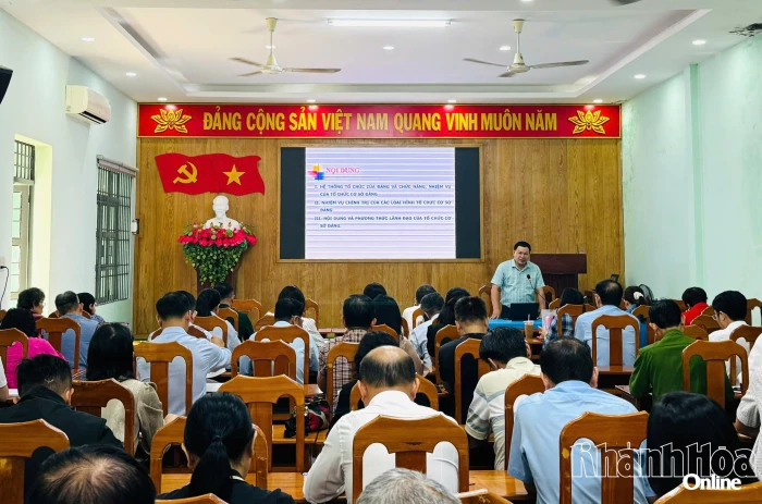 Trung tâm Chính trị Nha Trang khai giảng lớp bồi dưỡng nghiệp vụ công tác Đảng