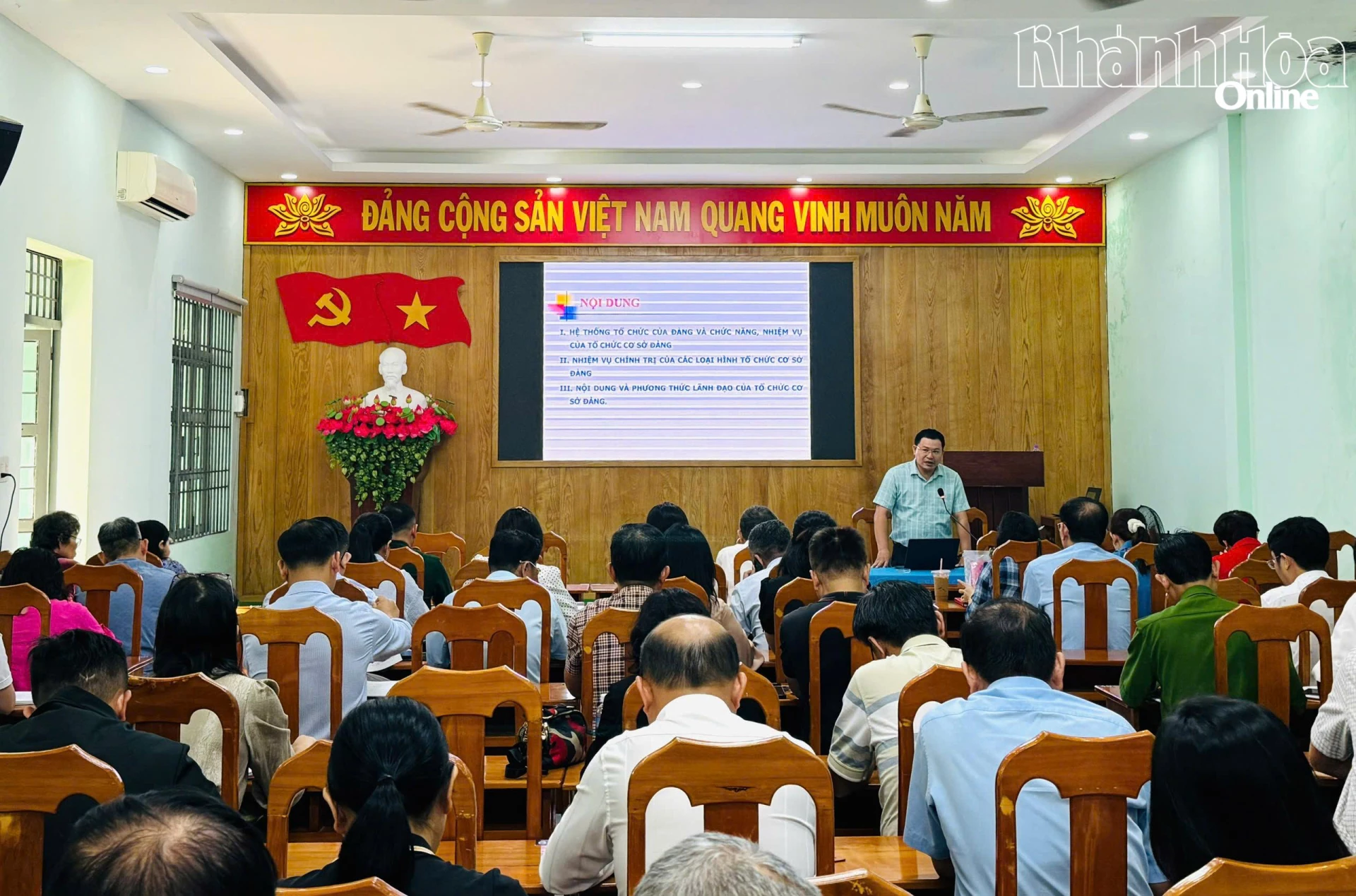 Quang cảnh lớp học