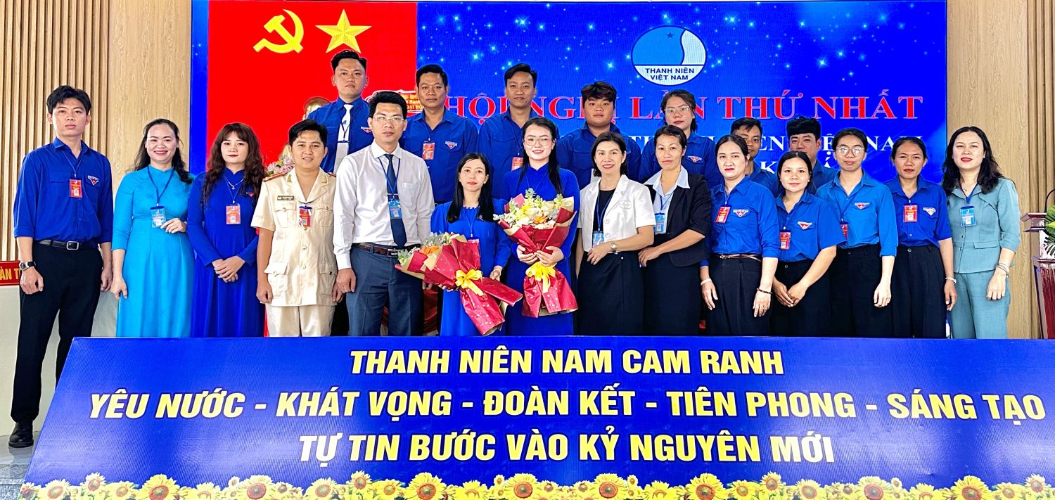 Ủy ban Hội Liên hiệp Thanh niên Việt Nam xã Nam Cam Ranh khóa I, nhiệm kỳ 2026 - 2029 ra mắt đại hội.