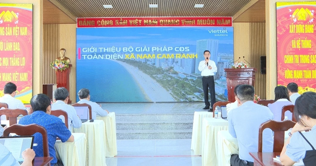 Đơn vị tư vấn trình bày các nội dung chuyển đổi số.