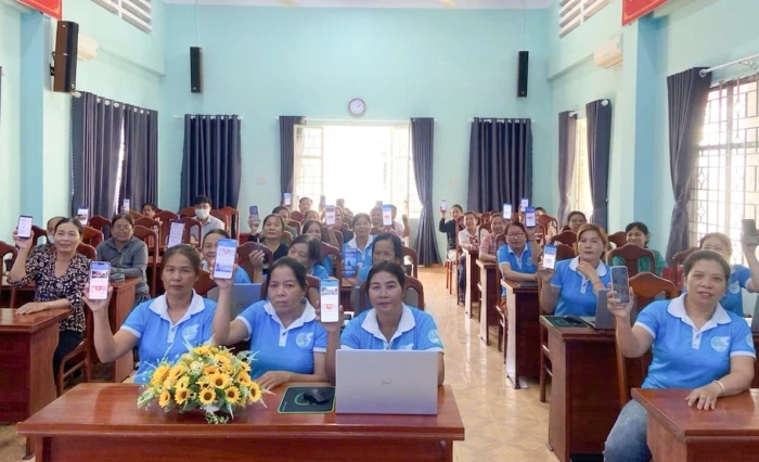 Tập huấn nâng cao năng lực số cho phụ nữ xã Suối Hiệp