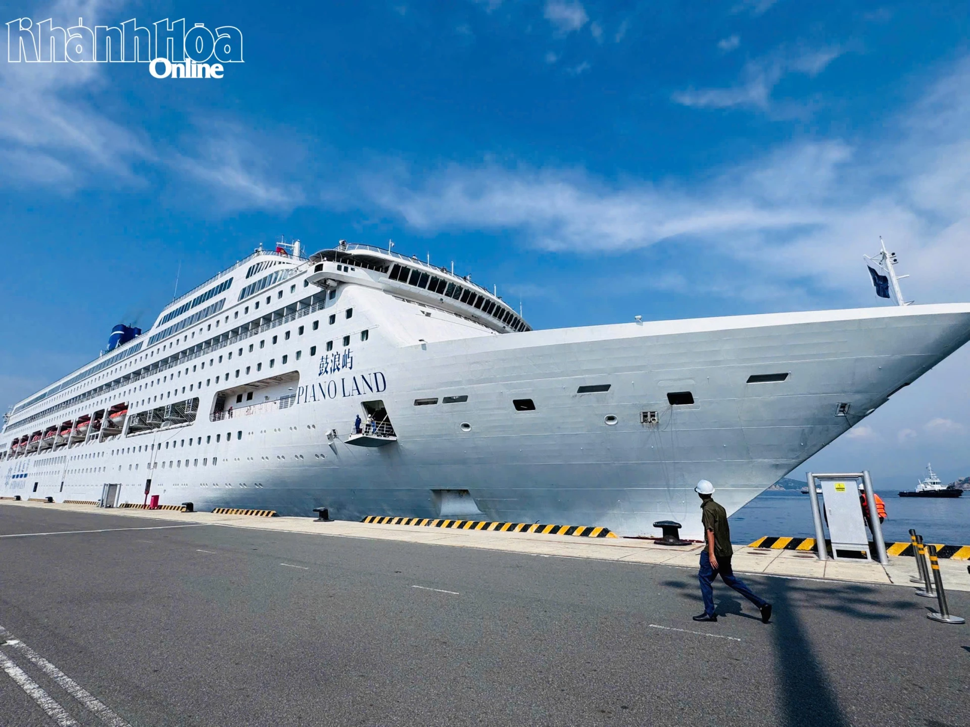 Cam Ranh International Port receives two cruise ships in one day