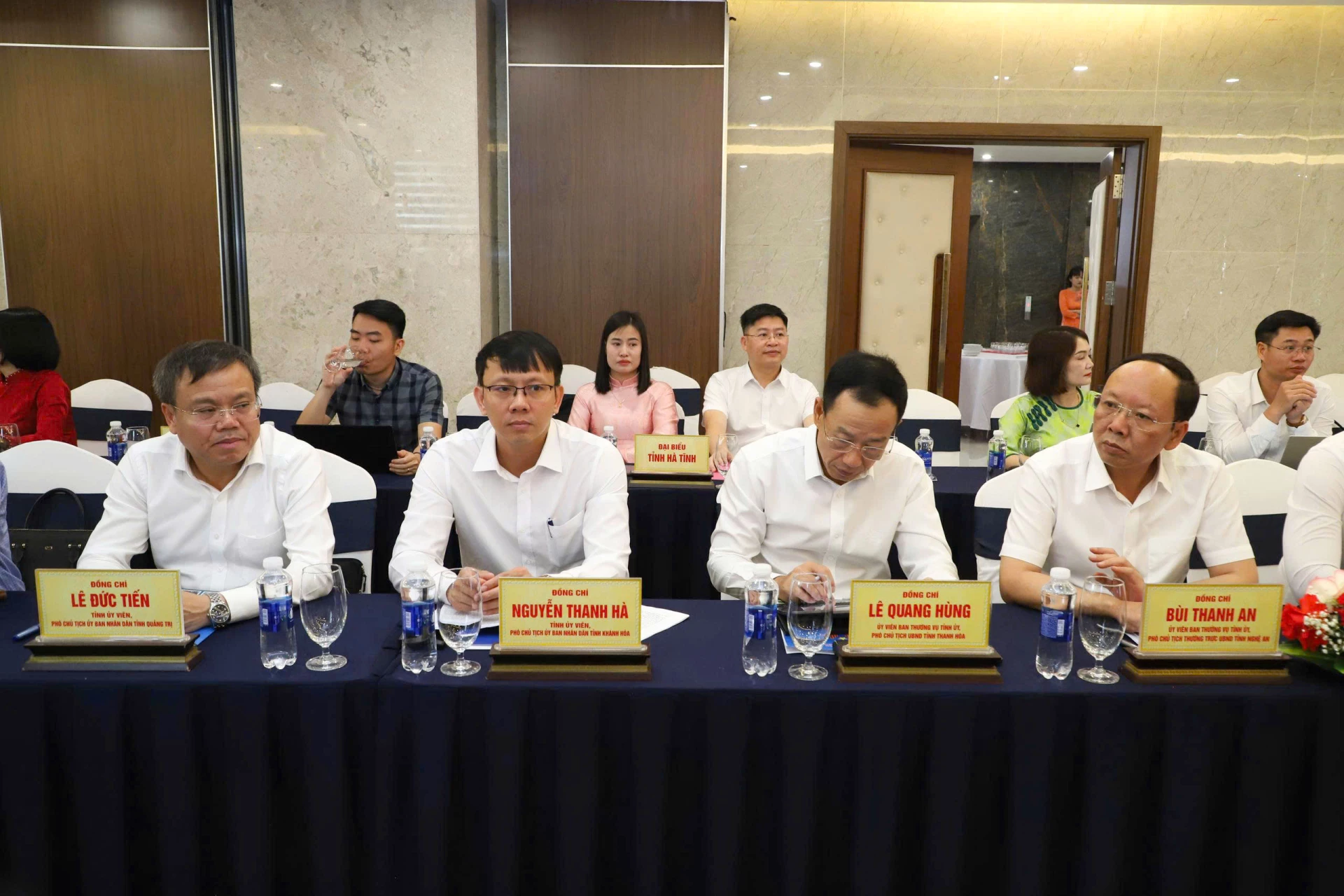 Phó Chủ tịch UBND tỉnh Khánh Hòa Nguyễn Thanh Hà tham dự hội nghị. 