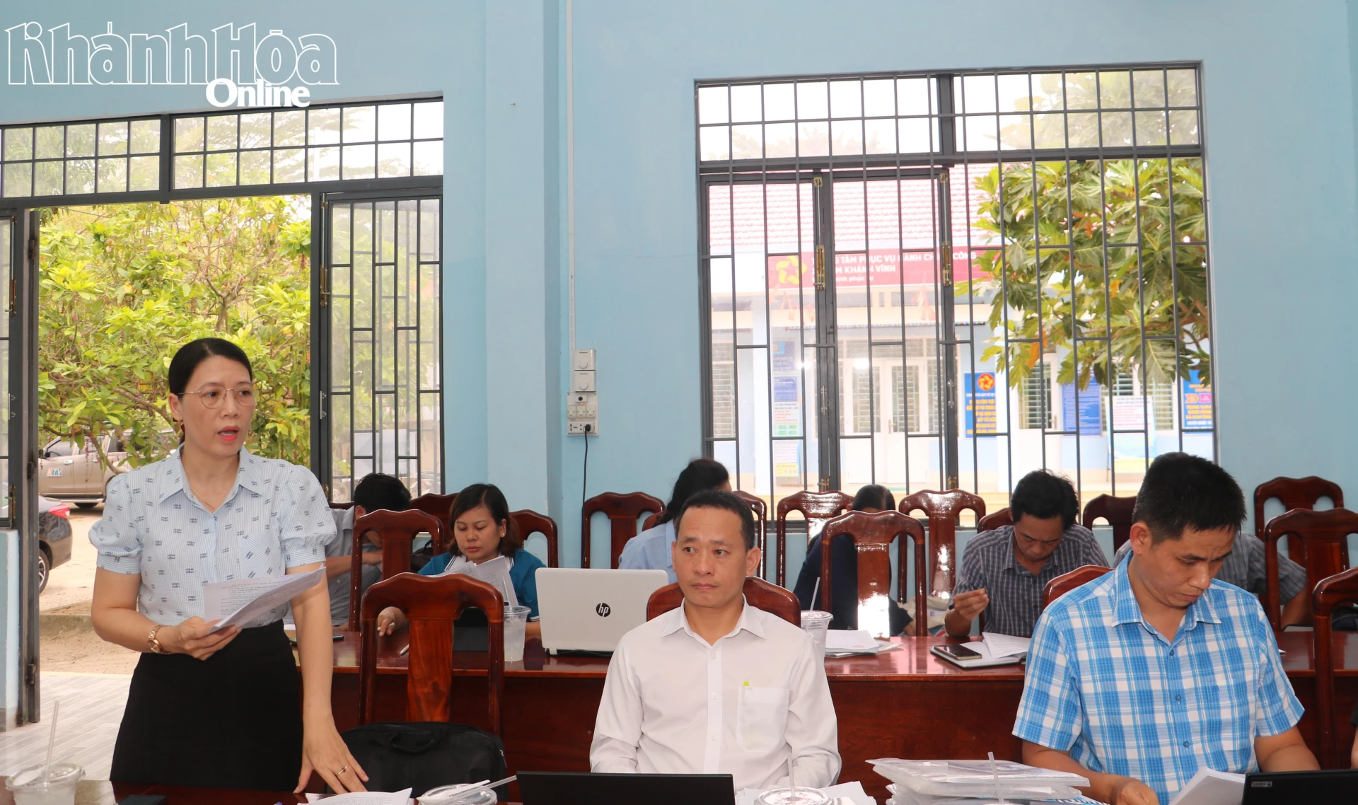 Thành viên đoàn giám sát phát biểu ý kiến