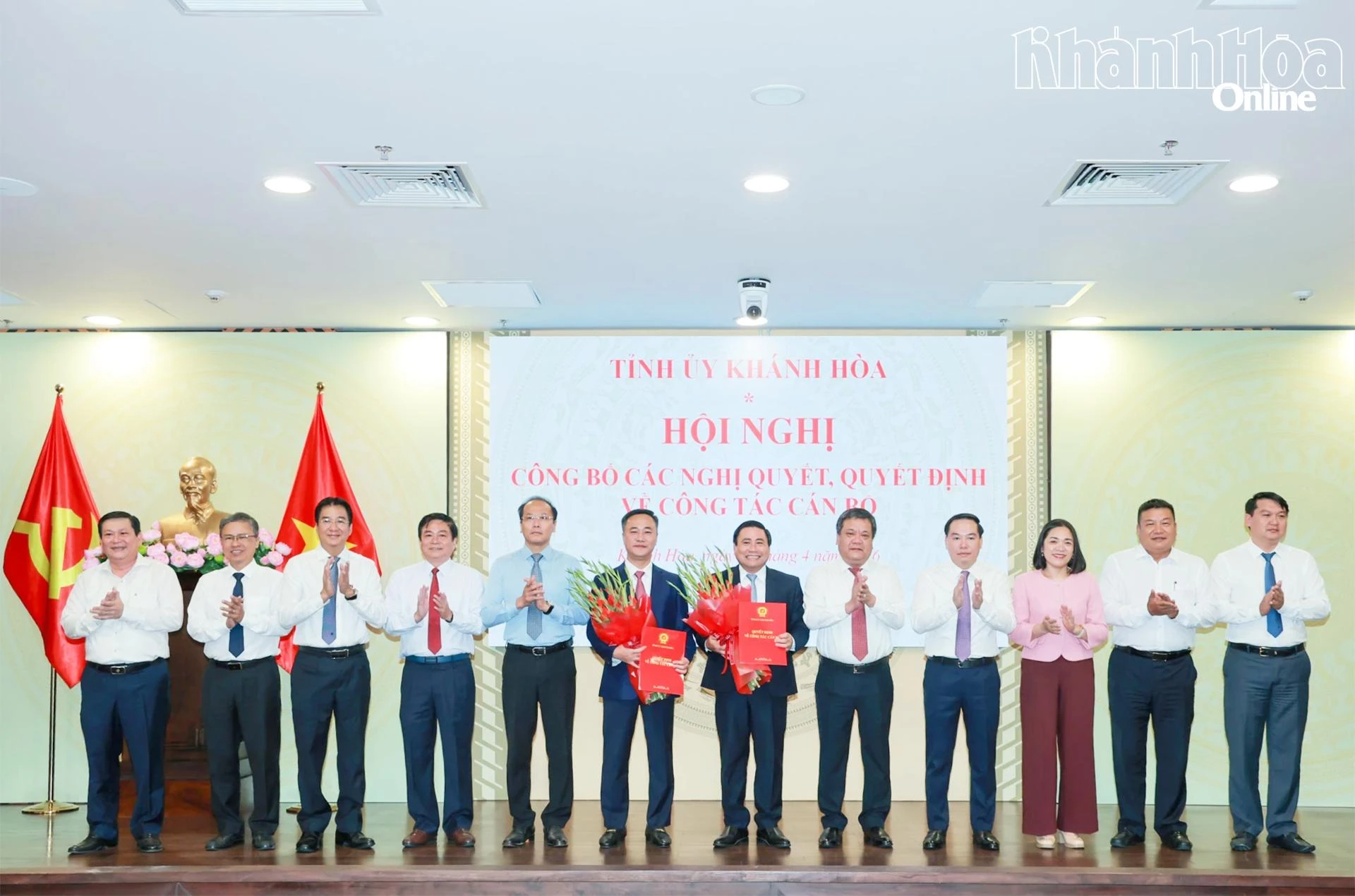 Ban Thường vụ Tỉnh ủy chúc mừng đồng chí Lâm Đông và đồng chí Nguyễn Việt Hùng.