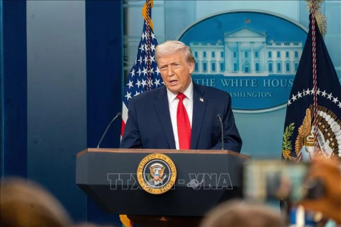 Tổng thống Trump tuyên bố ‘lập tức tiêu diệt’ mọi tàu Iran áp sát khu vực phong tỏa của Mỹ