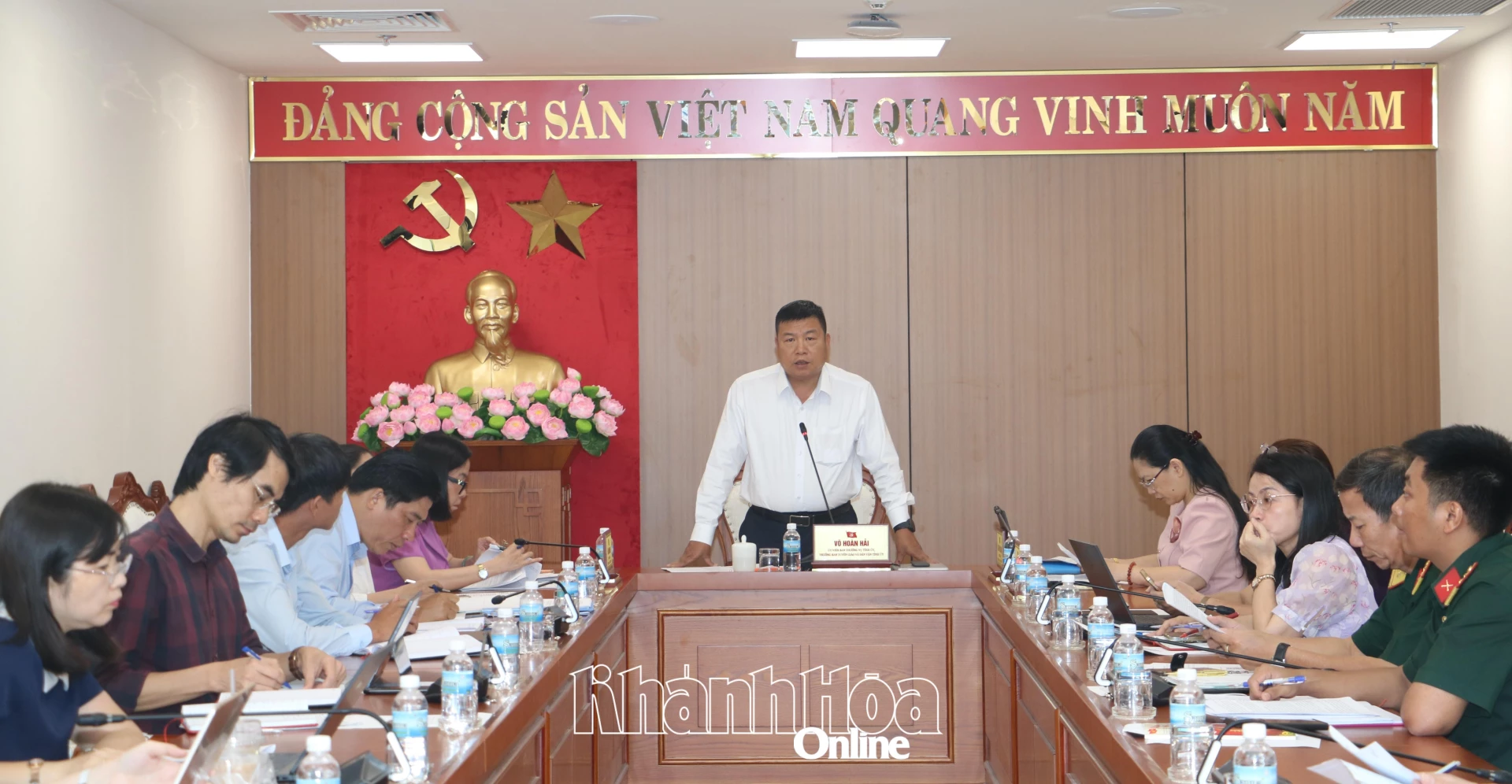 Trưởng ban Tuyên giáo và Dân vận Tỉnh ủy  Võ Hoàn Hải phát biểu tại hội nghị