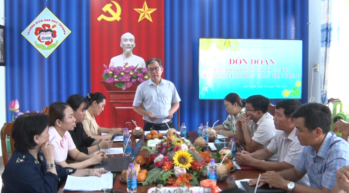 HĐND xã Diên Khánh khảo sát an toàn thực phẩm tại các trường học