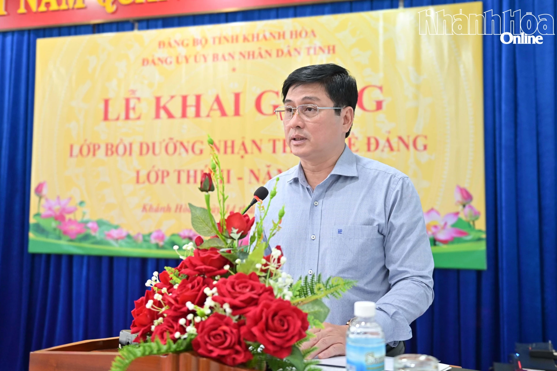 Đồng chí Lưu Xuân Hải - Phó Bí thư Đảng ủy UBND tỉnh phát biểu khai mạc lớp bồi dưỡng.