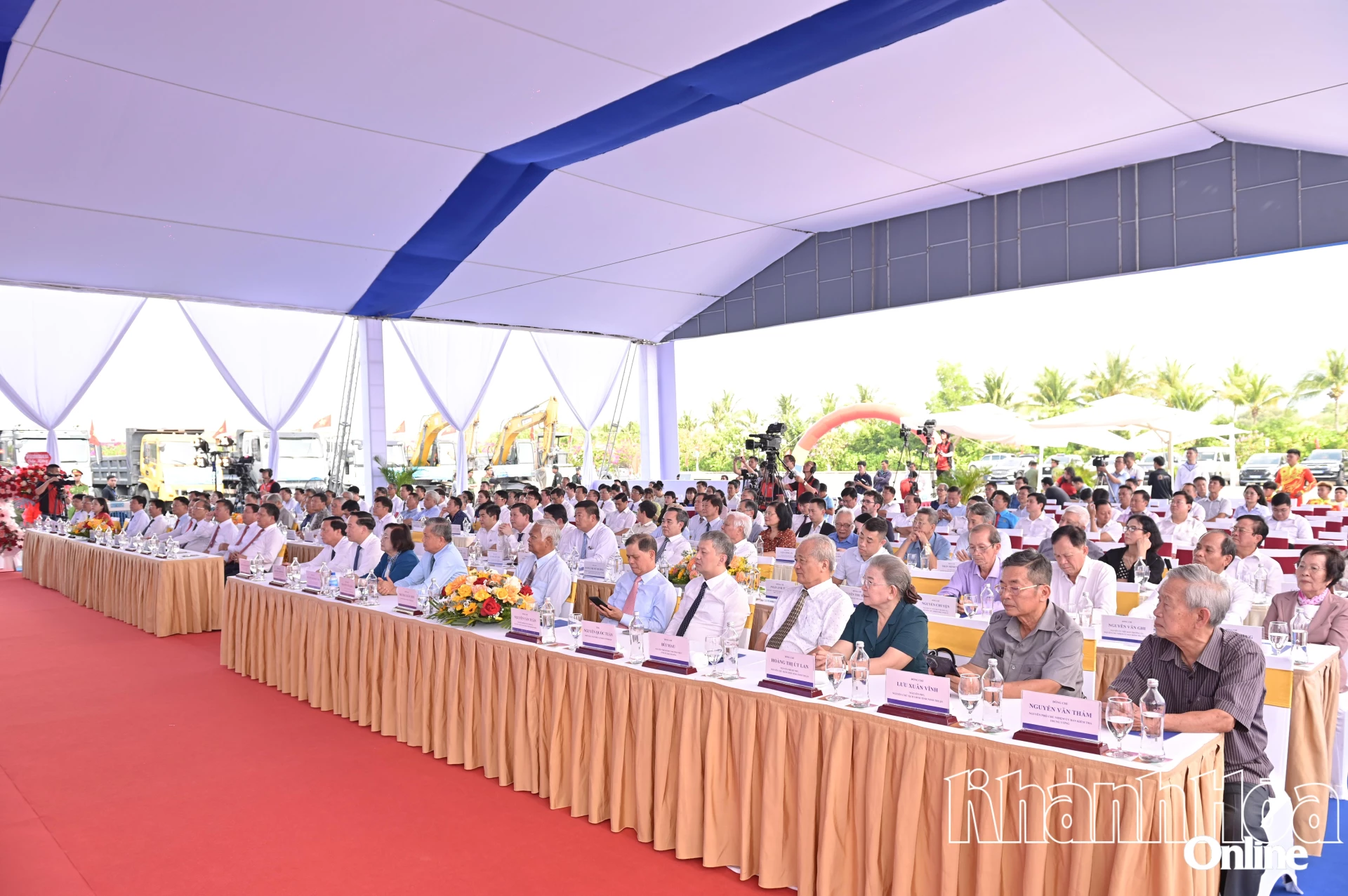 Các đại biểu tham dự Lễ khởi công công trình Bảo tàng Trường Sa.