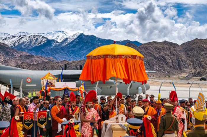 Xá lợi Đức Phật lần đầu được cung rước khỏi Bảo tàng Quốc gia Ấn Độ