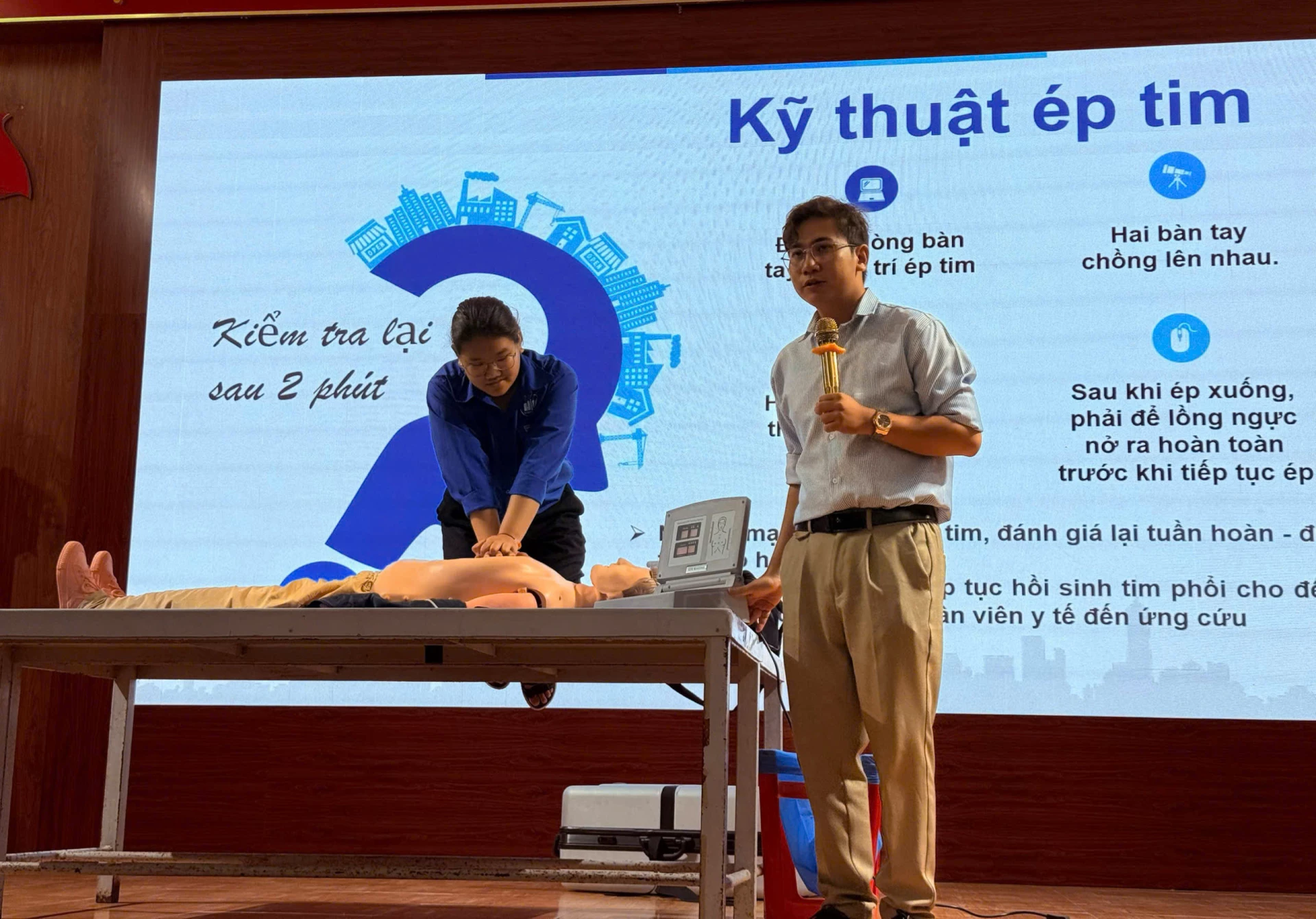 Hướng dẫn sơ cấp cứu ban đầu cho nạn nhân đuối nước.