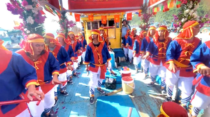 Giữ hồn biển qua nhịp hò bá trạo