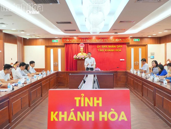 Cần xúc tiến việc thành lập các câu lạc bộ tiếng Anh