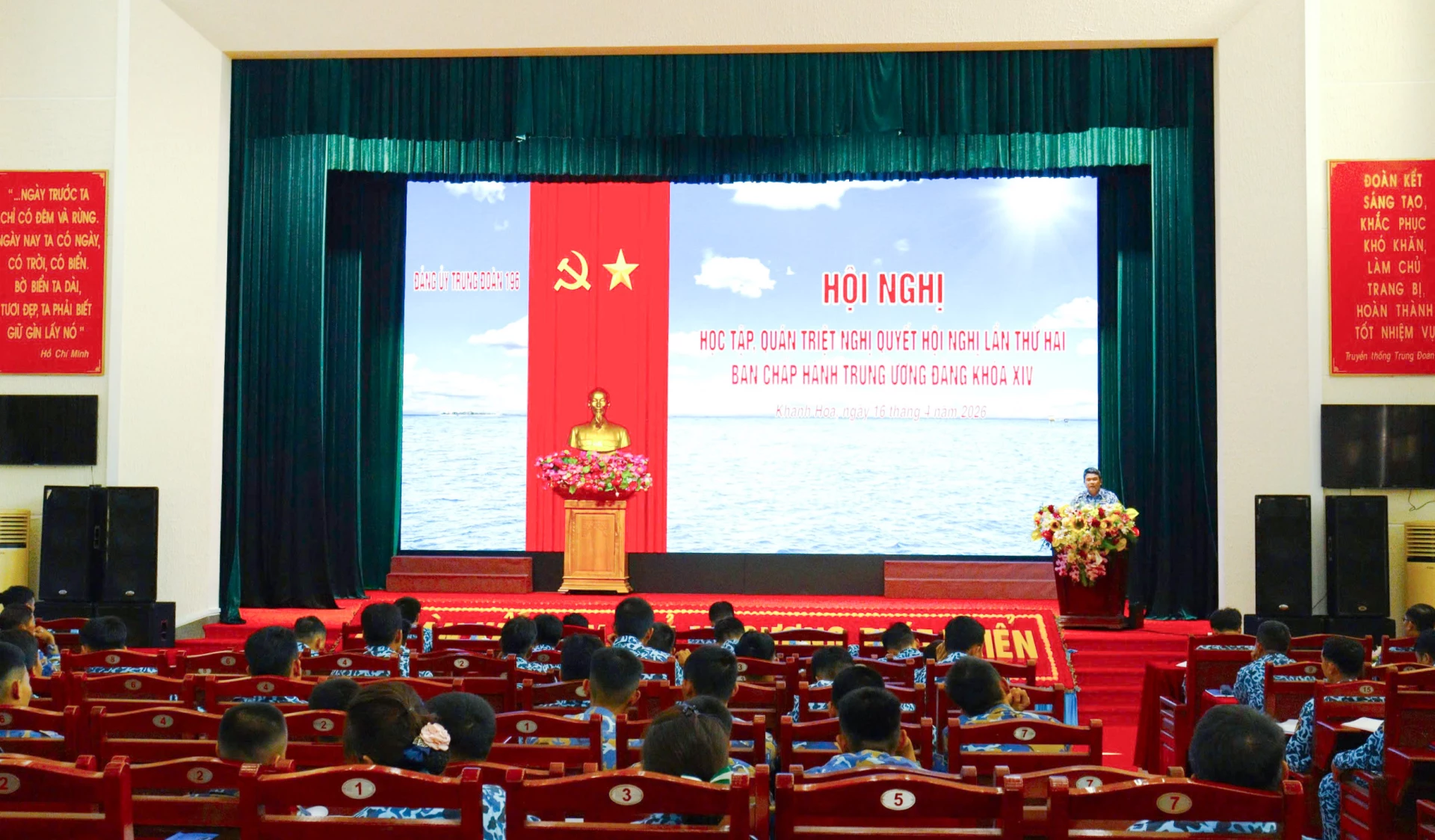 Quang cảnh hội nghị.