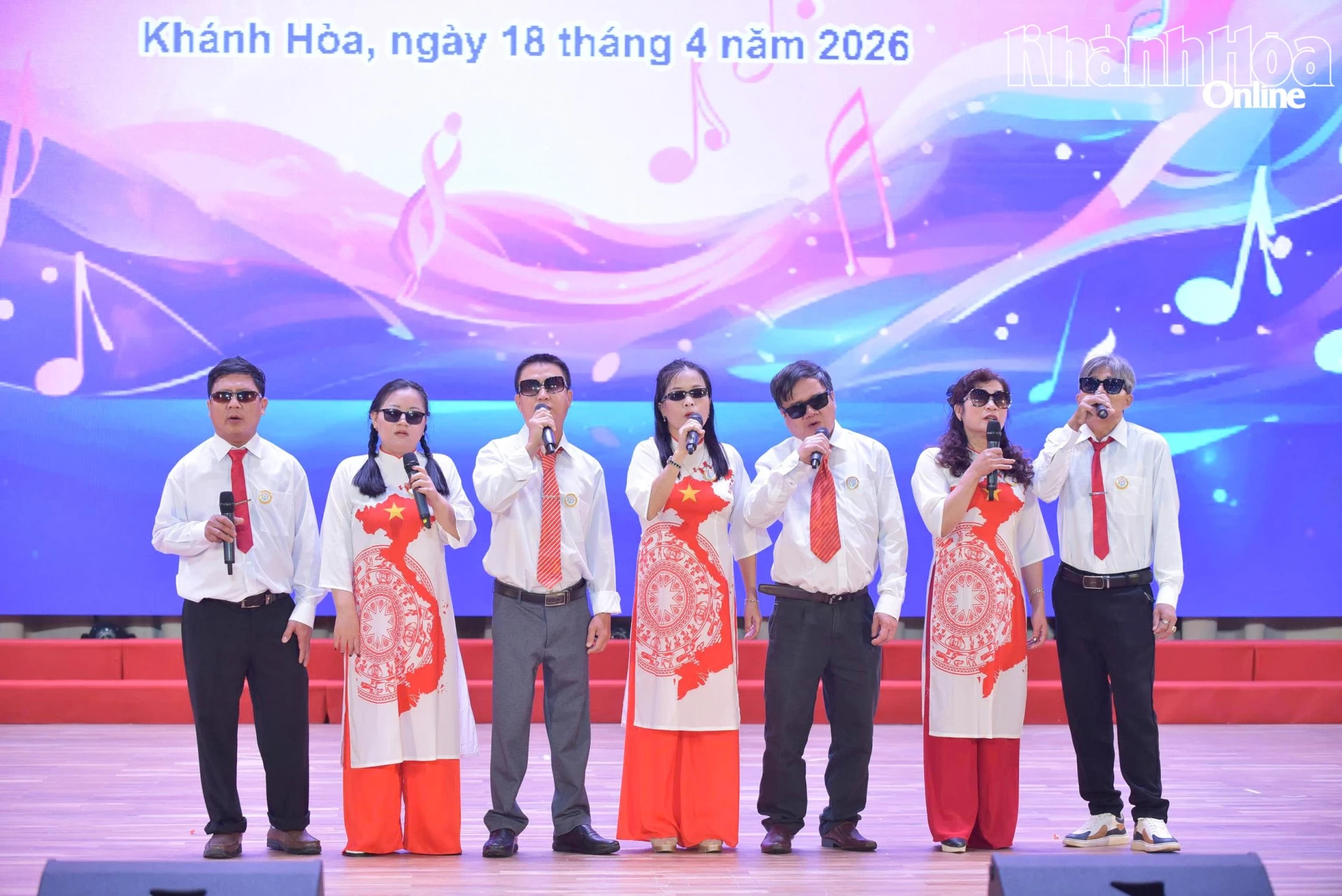 Tiết mục biểu diễn của các đội thi.