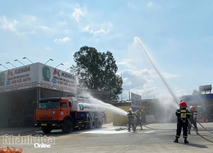 Thực tập phương án chữa cháy và cứu nạn, cứu hộ tại cửa hàng xăng dầu