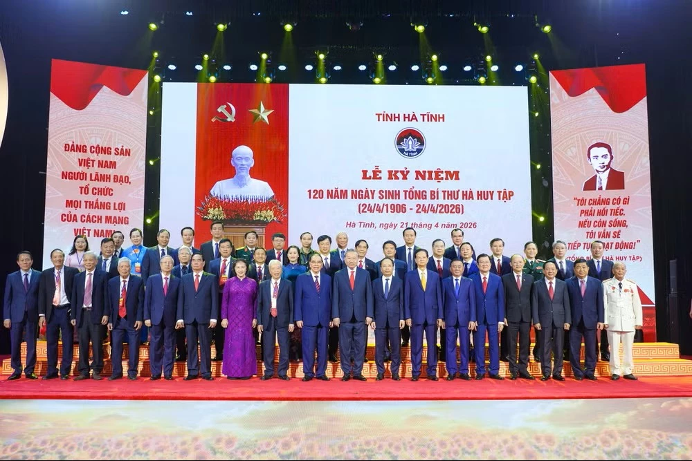 ổng Bí thư, Chủ tịch nước Tô Lâm và các đồng chí lãnh đạo, nguyên lãnh đạo Đảng, Nhà nước và các đại biểu dự Lễ kỷ niệm. (Ảnh: NGÔ TUẤN)