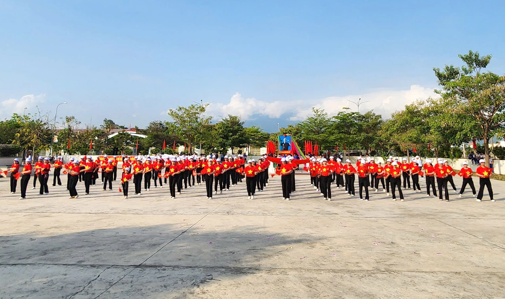 Màn đồng diễn chào mừng đại hội.
