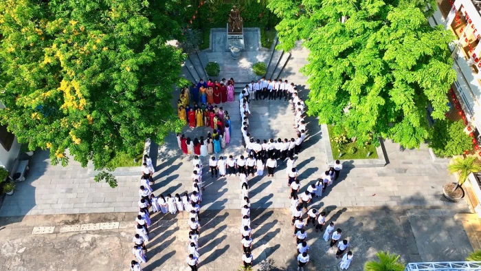 Trường THPT Huỳnh Thúc Kháng: Dấu ấn 50 năm xây dựng và phát triển