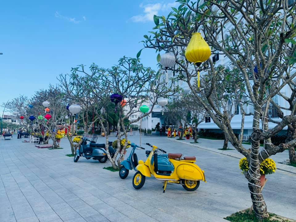 Những chiếc Vespa trong bộ sưu tập xe cổ sẽ được trưng bày ở Champa Island trong những ngày diễn ra Festival Biển Nha Trang - Khánh Hòa